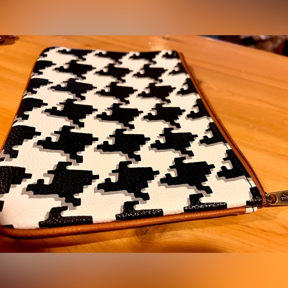 Thirty-One  Clutch Zipper Bag - Picture 1 of 3